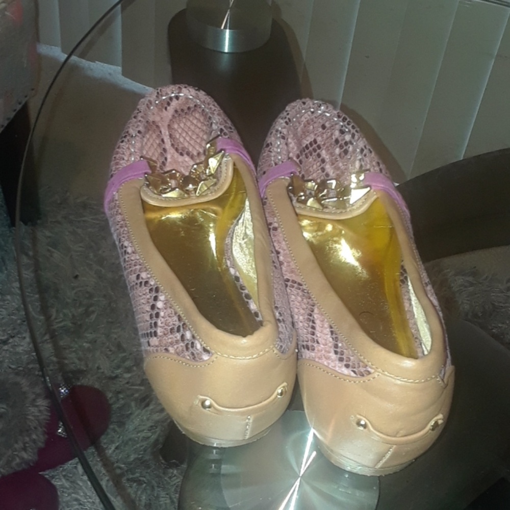 Flats - Picture 2 of 2